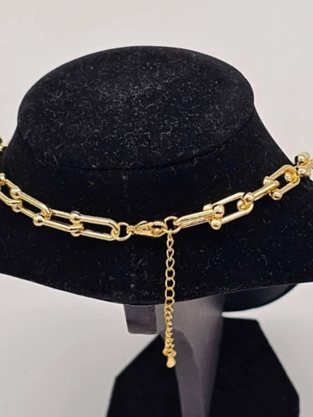 Gold-Plated Necklace with Authentic Louis Vuitton Padlock - Picture 5 of 10